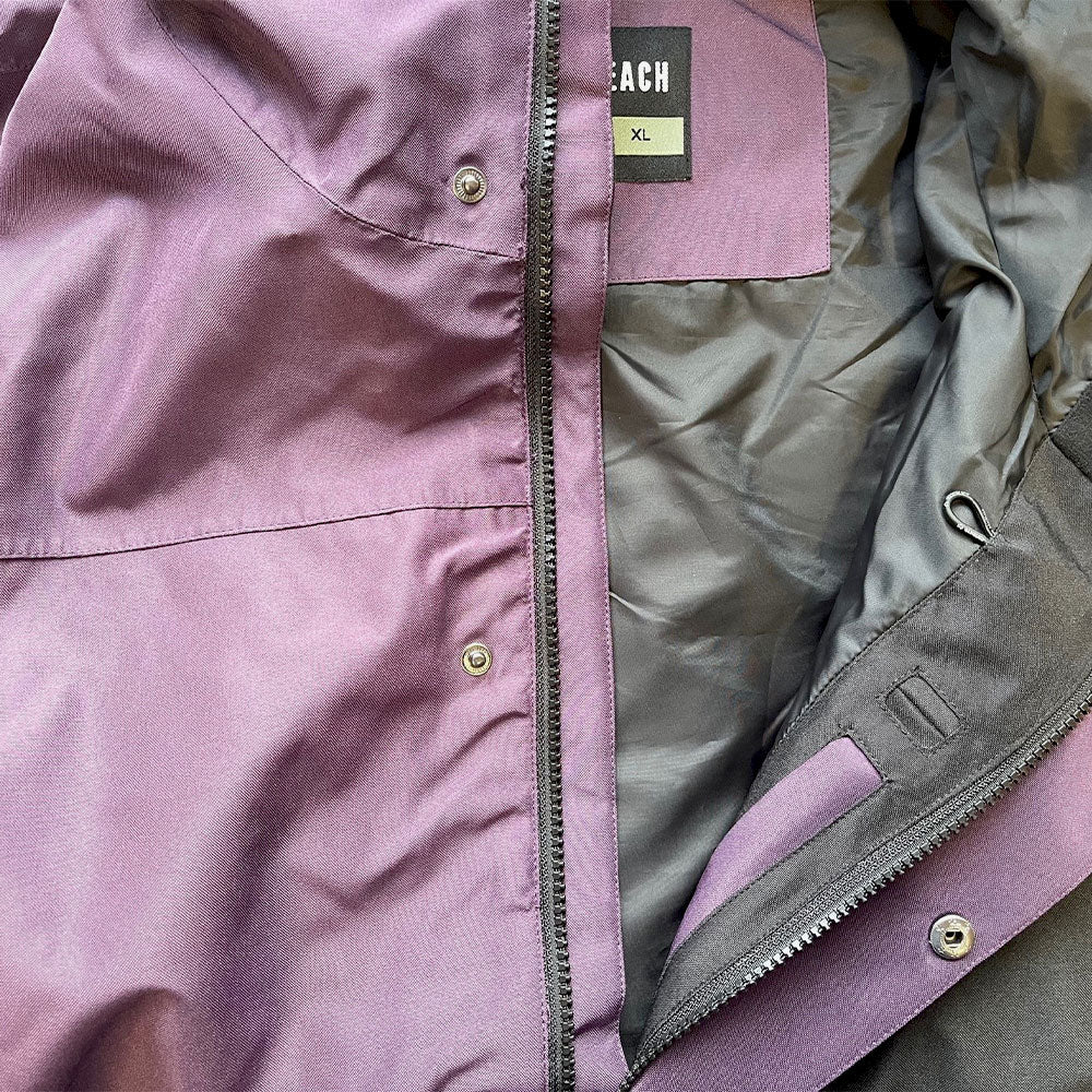 West Beach Nass Snowboard Ski Jacket (Medium Size Only West Beach Nass Snowboard Ski Jacket (Medium Size Only
